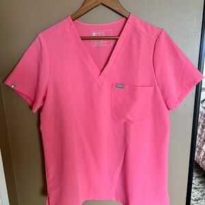 Pre Owned Figs Neon Pink Scrub Top Size Medium